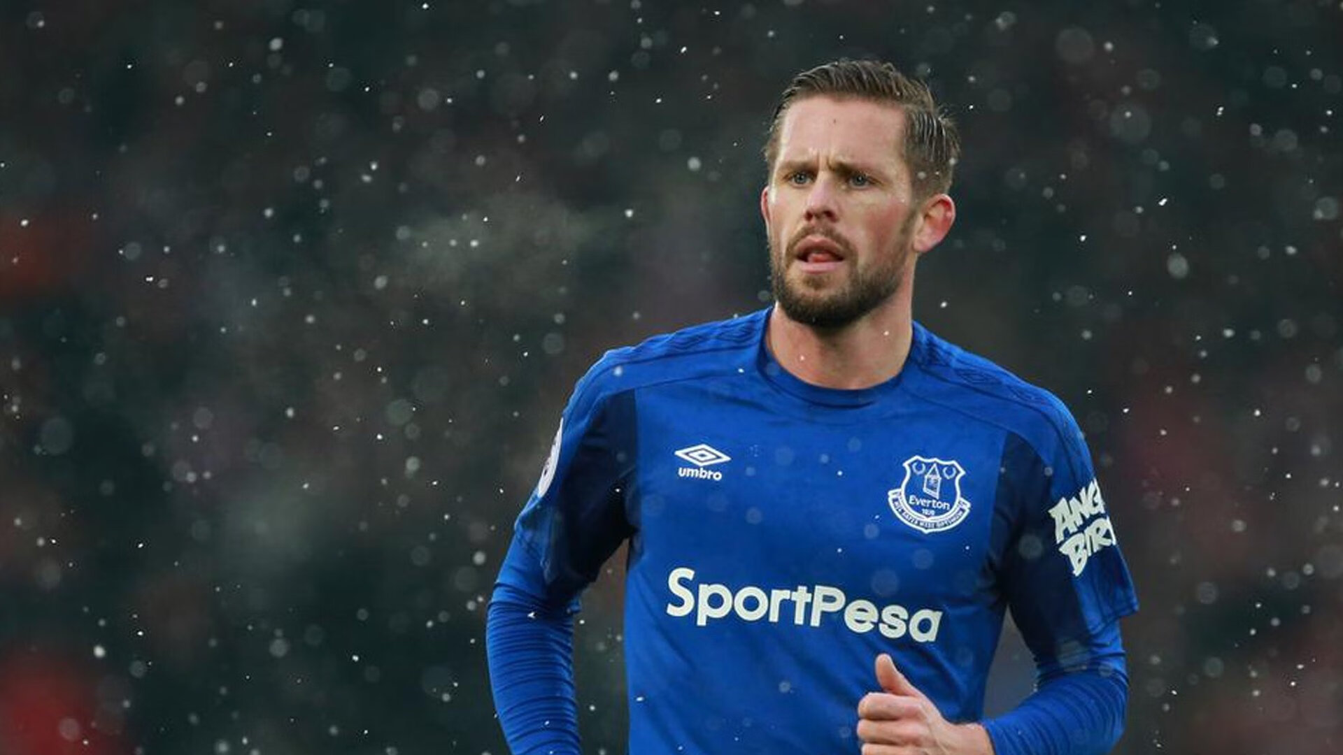 校园游泳邀请赛 中学生4×100米混合接力刷新赛会纪录